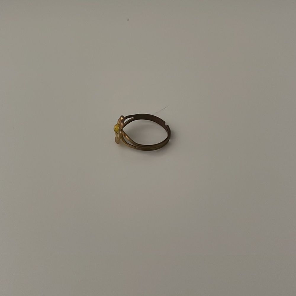 flower ring💍 - Picture 2 of 4